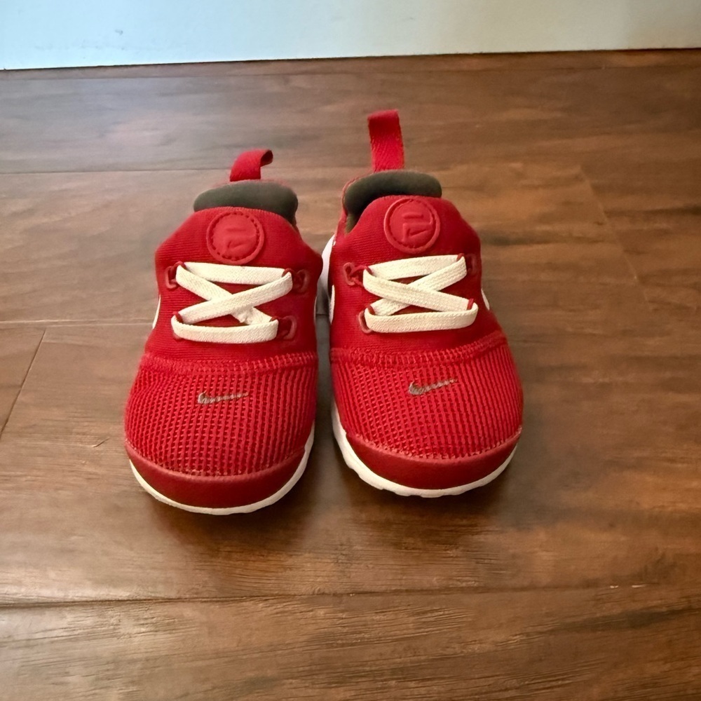 Nike Presto Fly Baby & Toddler Red and White Sneakers-Size 5C - Picture 2 of 11